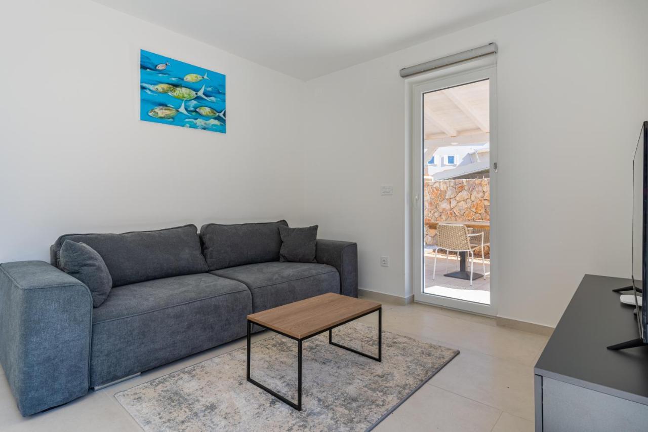 Sea Paradise Cres Exterior photo
