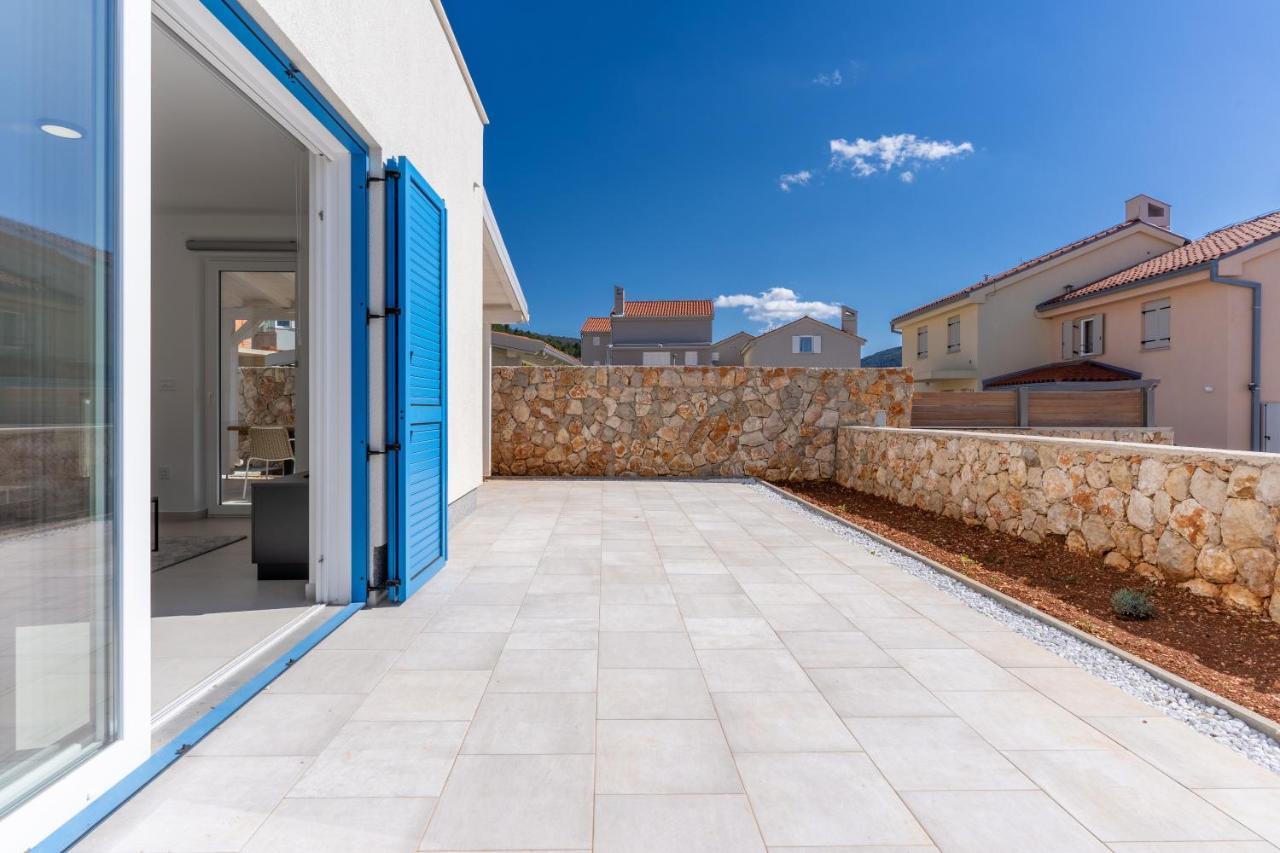 Sea Paradise Cres Exterior photo